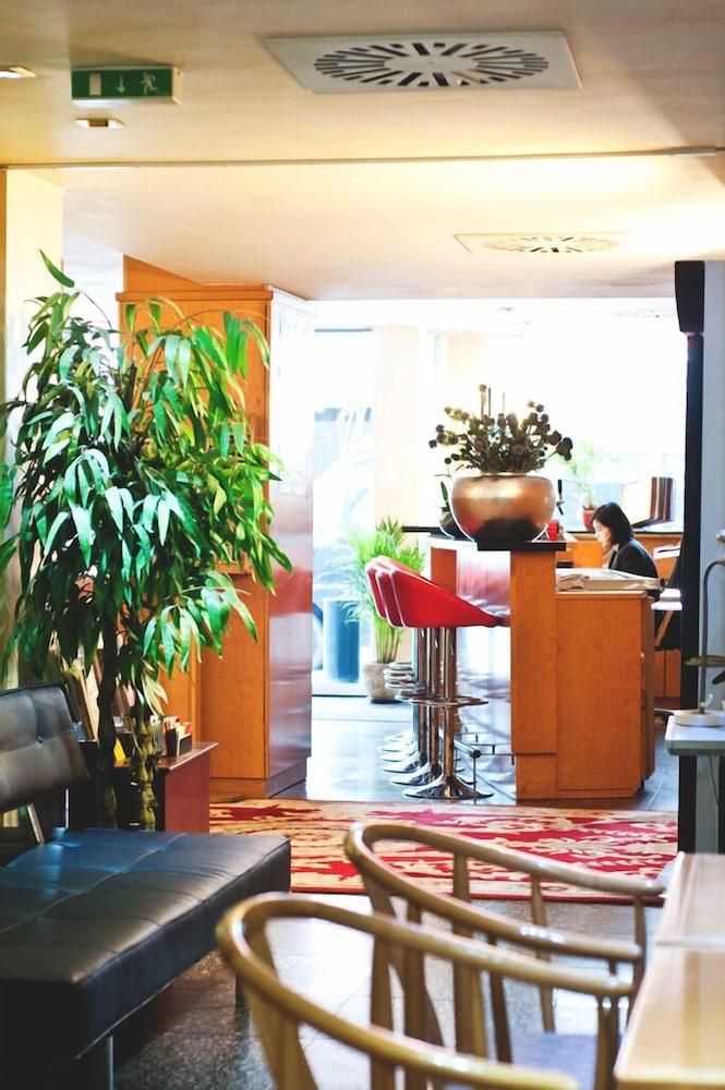 Rugs Hotel Duesseldorf Eksteriør billede