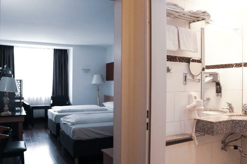 Rugs Hotel Duesseldorf Eksteriør billede